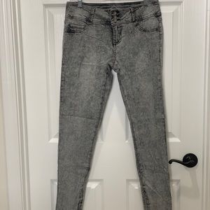SOLD! 🚫 Lovesick grey Acid Wash Low Rise Jeggings